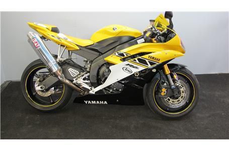 2006 yamaha yzf-r6  sportbike 