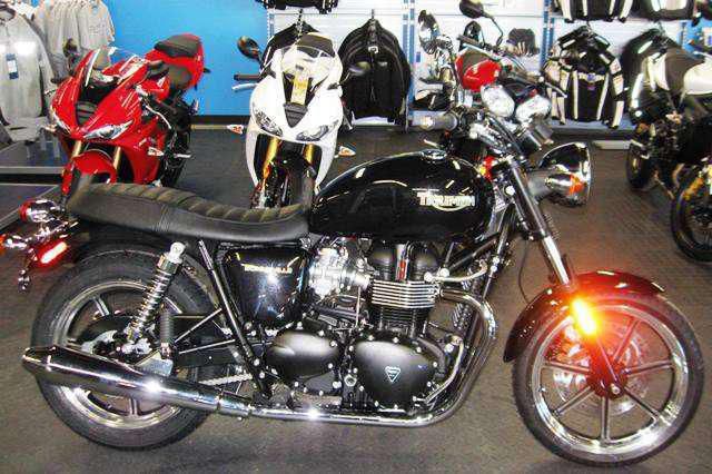 2012 triumph bonneville  standard 