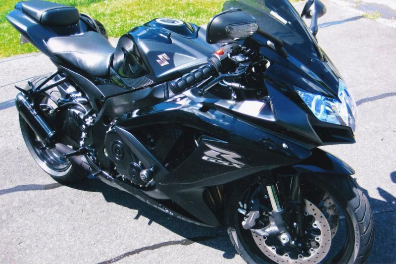 2008 GSXR 750 loaded with $4K+ in aftermarket accessories and garage kept