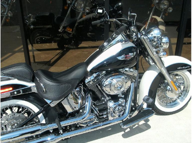 2013 Harley-Davidson FLSTN 