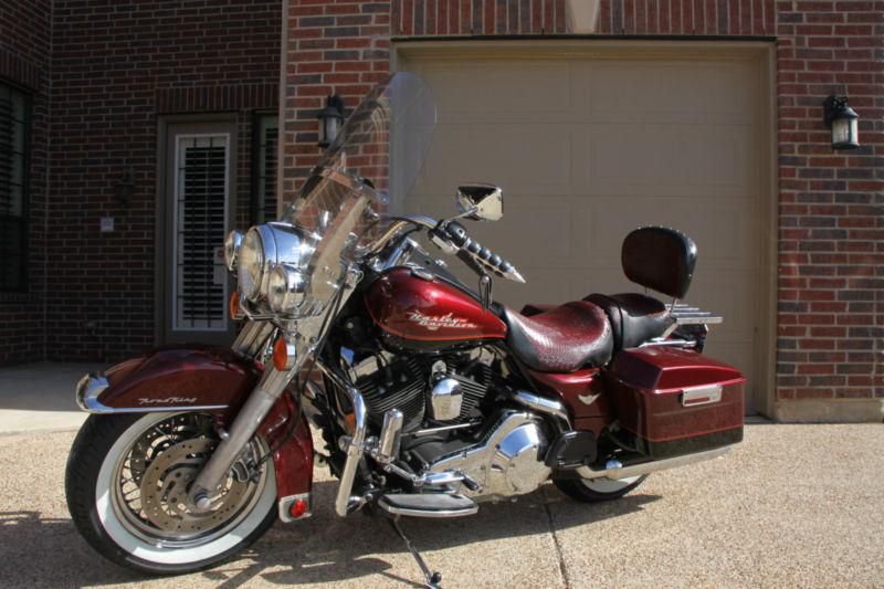 2002 Harley Davidson Road King Red