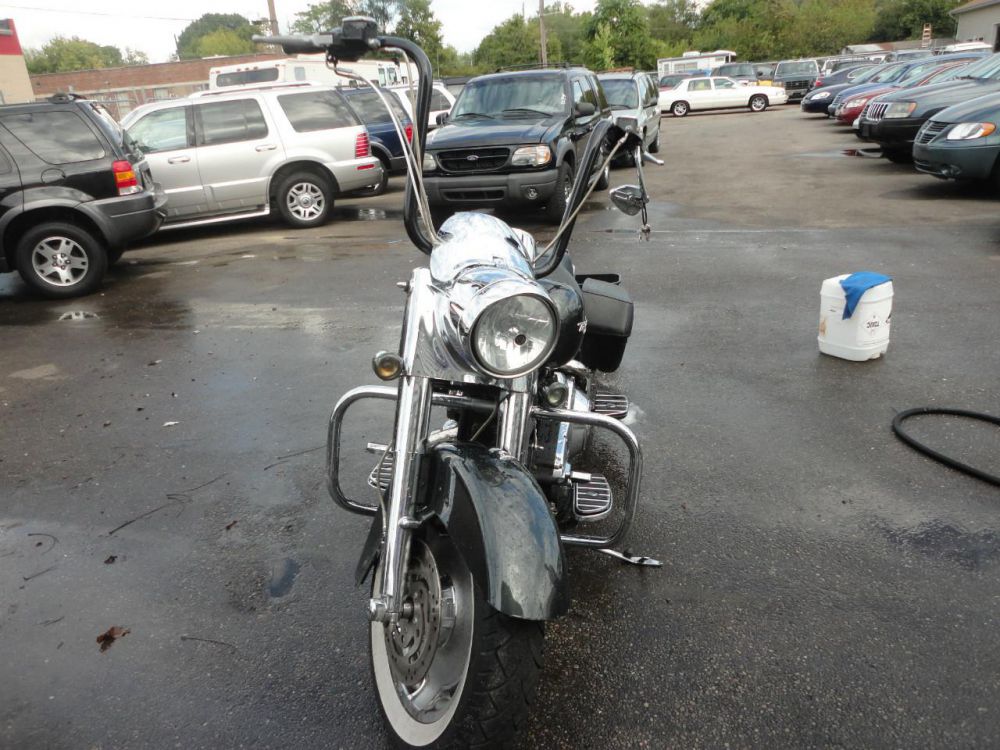 2005 Harley-Davidson Road King CLASSIC Cruiser 