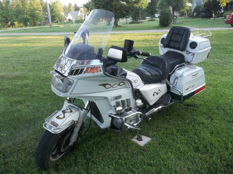 Honda goldwing gl1200 full dresser motorcycle runs great smooth cruiser bike!!!