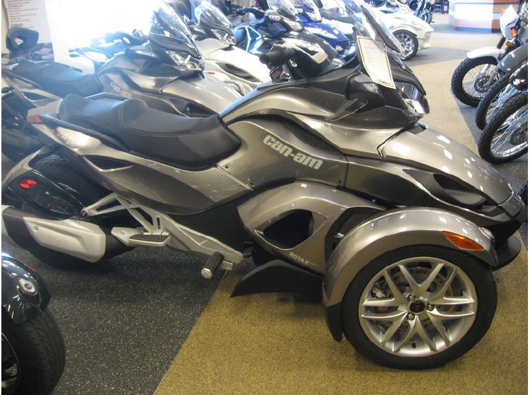 2013 can-am spyder st se5 