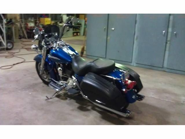 2005 HARLEY DAVIDSON ROAD KING CUSTOM Great Bike has a few light blemishes just