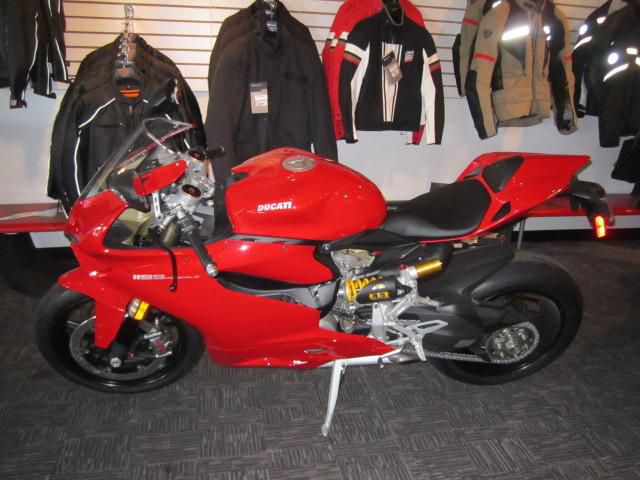 2012 Ducati Superbike 1199 Panigale Sportbike 