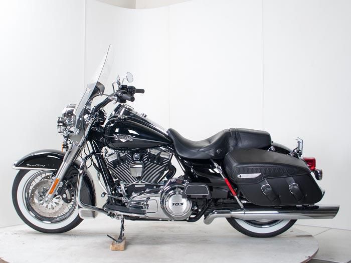 2011 Harley-Davidson Road King Classic FLHRC Other 