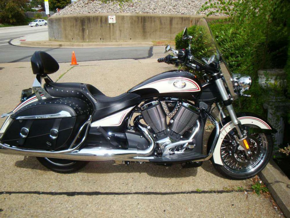 2012 victory cross roads classic le  touring 