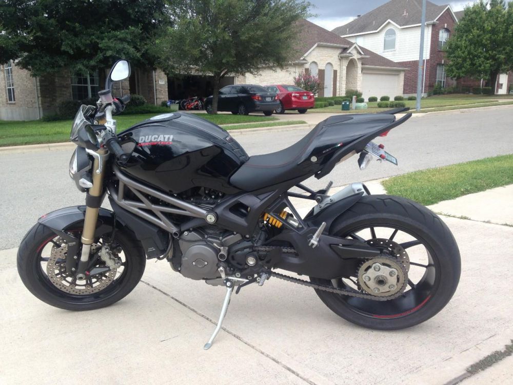 2012 ducati monster 1100 evo sportbike 