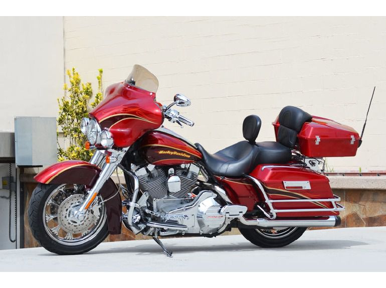 2005 Harley-Davidson FLHTCSE2 CVO Screamin Eagle 