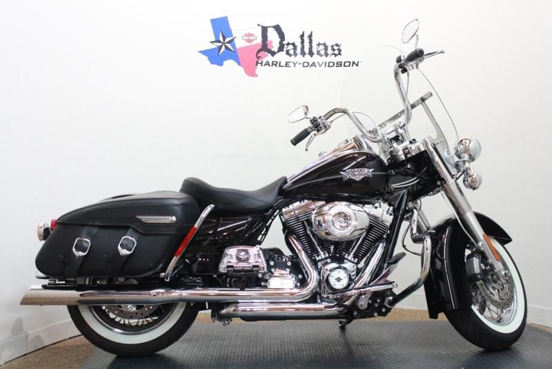 2012 Harley-Davidson Road King Classic - FLHRC Touring 