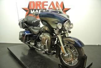 2010 Harley-Davidson Screamin Eagle Ultra Classic CVO FLHTCUSE5 BOOK IS $31,590