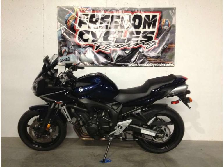 2008 Yamaha FZ6 Sportbike 