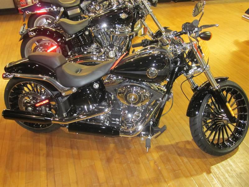 2013 Harley-Davidson FXSB - Softail Breakout Cruiser 