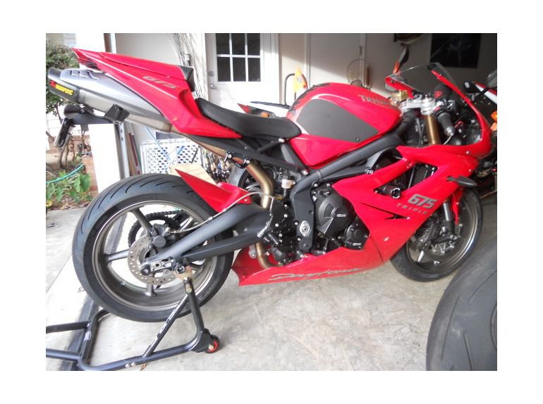 2009 Triumph Daytona 675 - DIABLO RED 