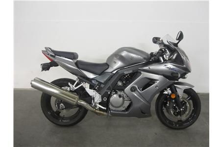 2009 suzuki sv650s  sportbike 