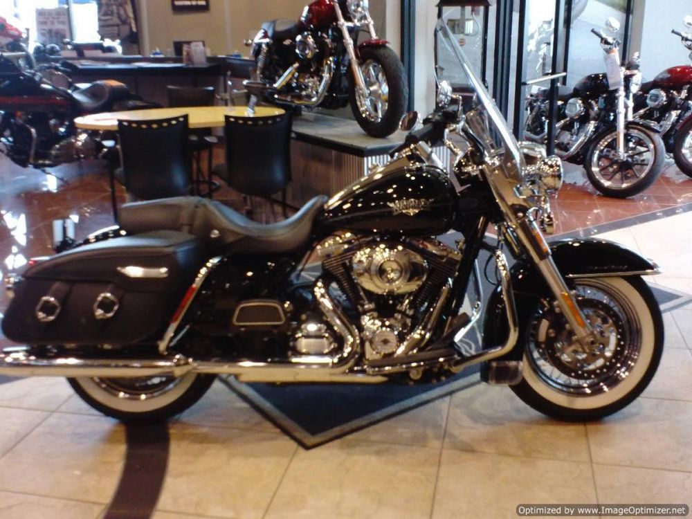 2012 Harley-Davidson FLHRC Road KIng Classic Touring 