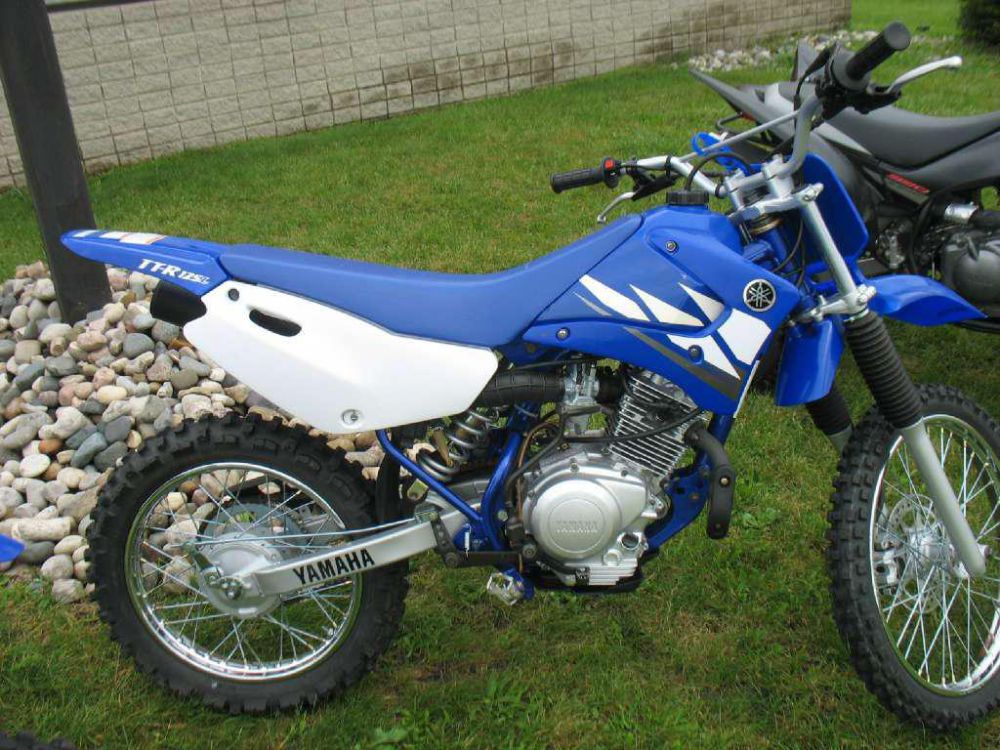 2003 Yamaha TT-R125L (Kick Start) Dirt Bike 