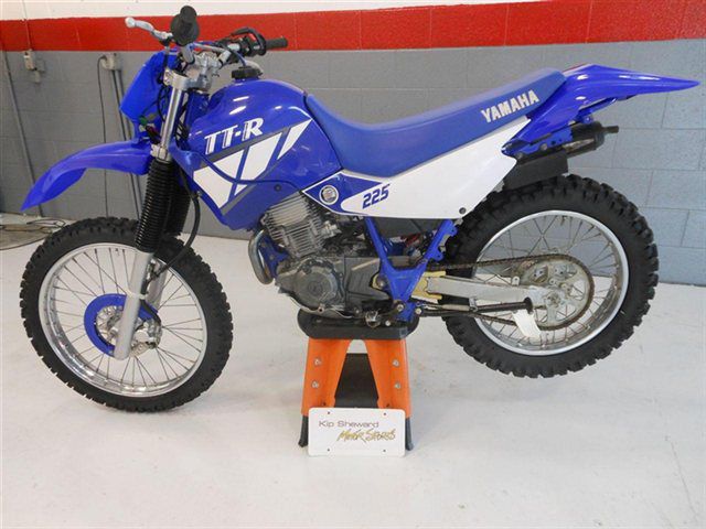 2001 Blue Yamaha TT-R 225 Yamaha