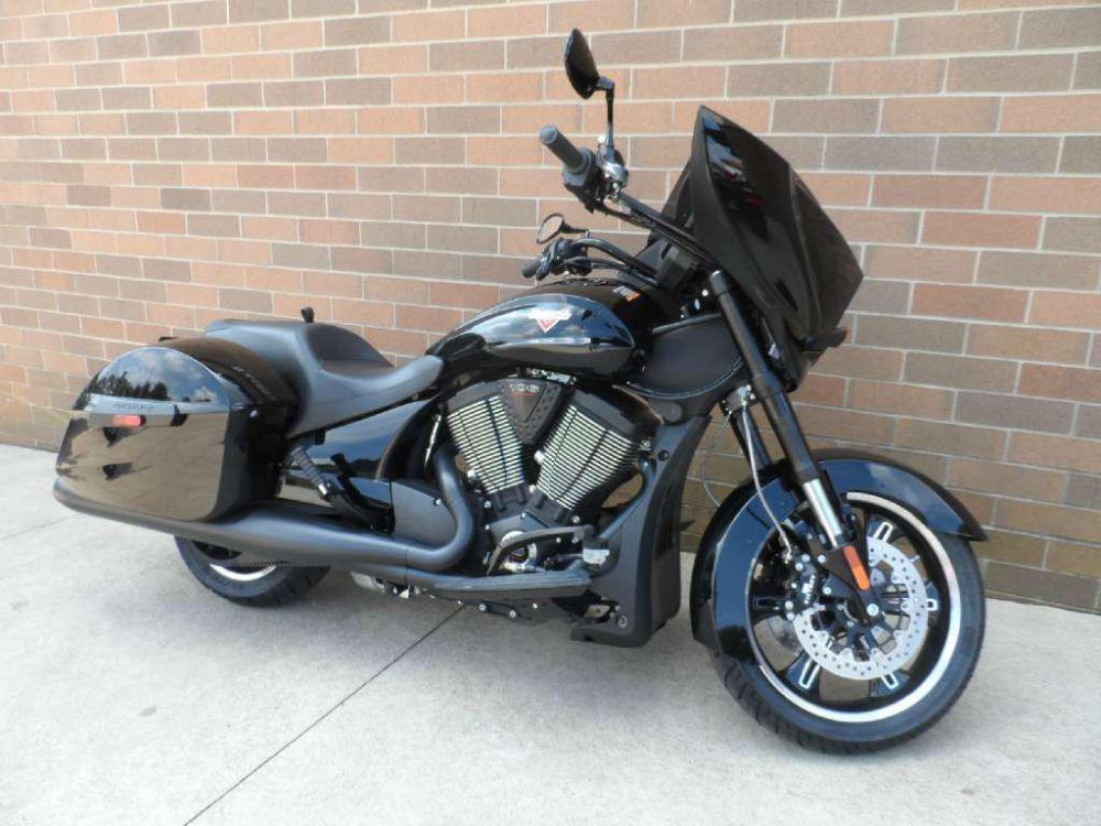 2014 Victory Cross Country 8-Ball Touring 