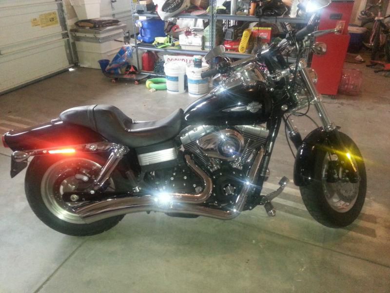 2008 harley davidson fat bob - dyna - low miles - like new