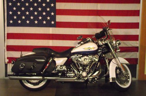 2010 Harley-Davidson Touring FLHRC - ROAD KING CLASSIC Touring 