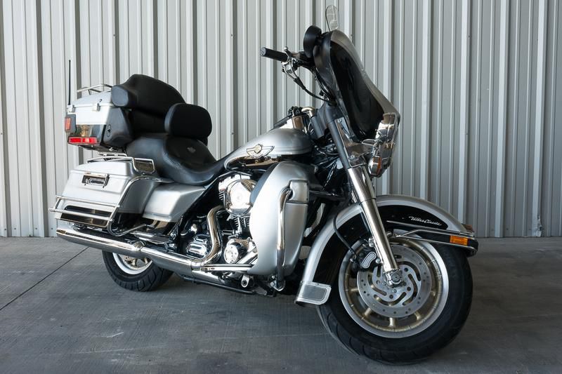 2003 Harley-Davidson Flhtcui Touring 