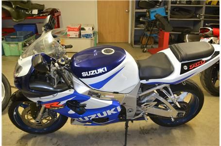 2001 Suzuki GSX-R750 Sportbike 