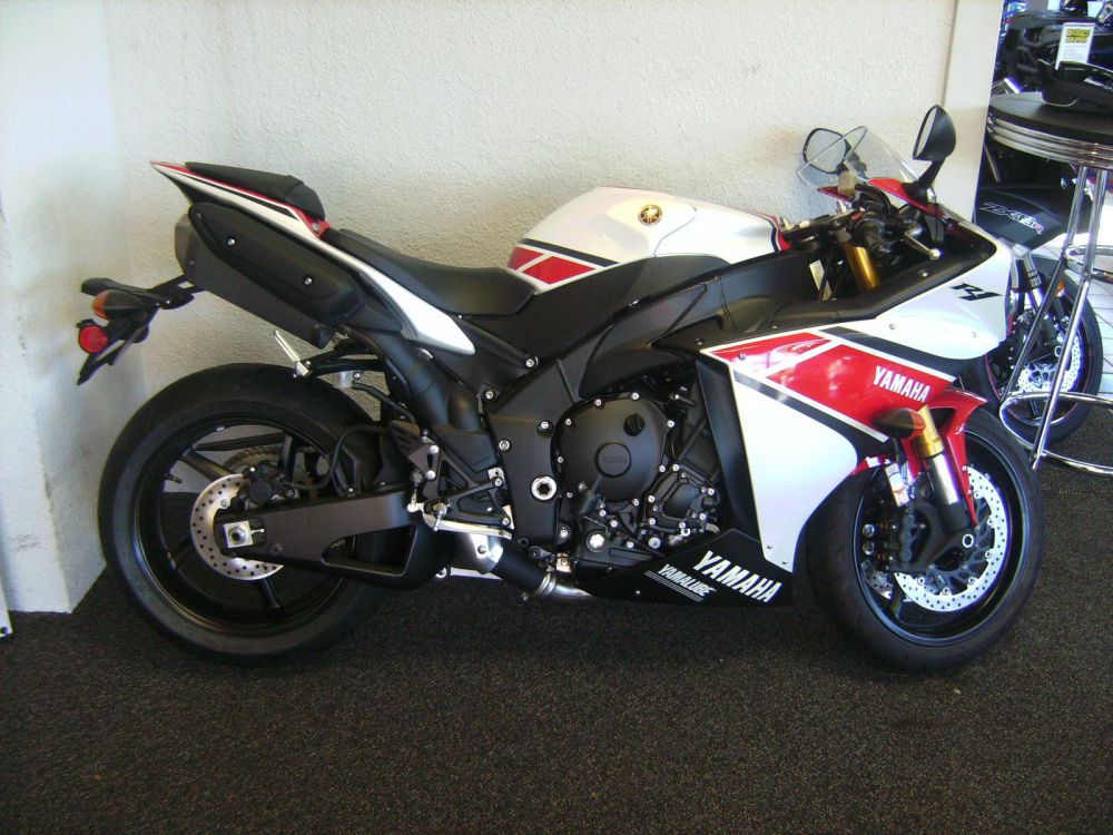 2012 Yamaha YZFR1 Sportbike 