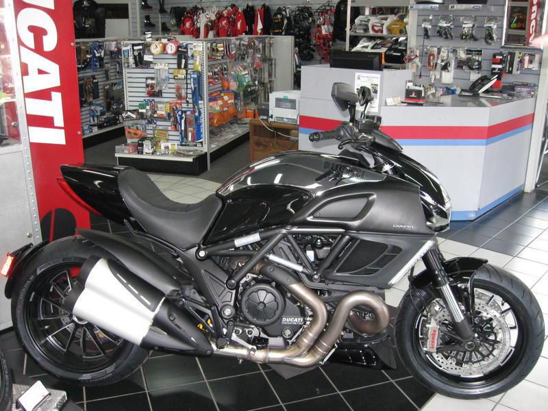 2013 ducati diavel  cruiser 