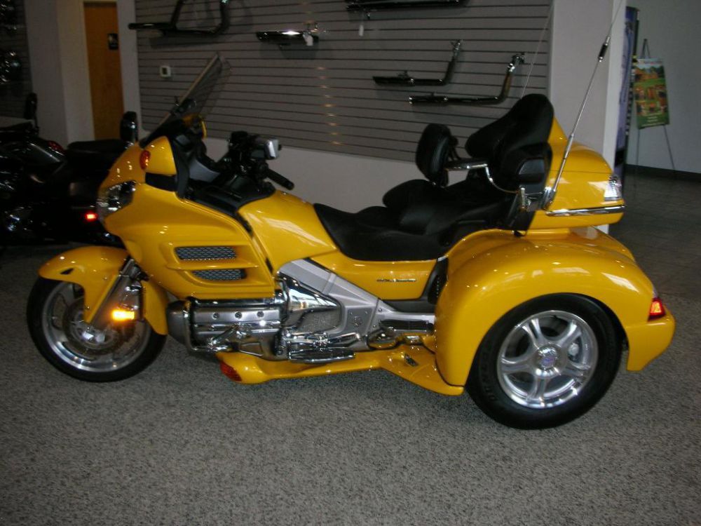 2010 honda gold wing audio comfort (gl18hpm)  touring 