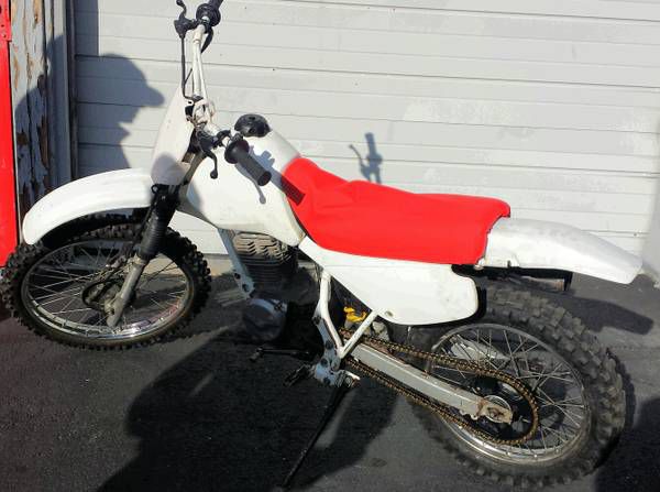 1999 honda xr100 white/red/gold trade for ps4 xbox one!