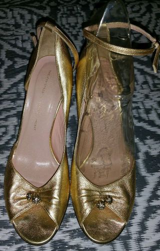Cynthia vincent gold sandals size 9.5