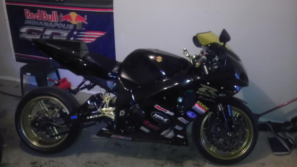 2001 suzuki gsx-r 1000 sportbike 