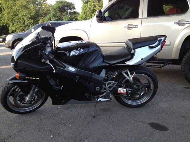 Used 2000 Kawasaki Ninja for sale.