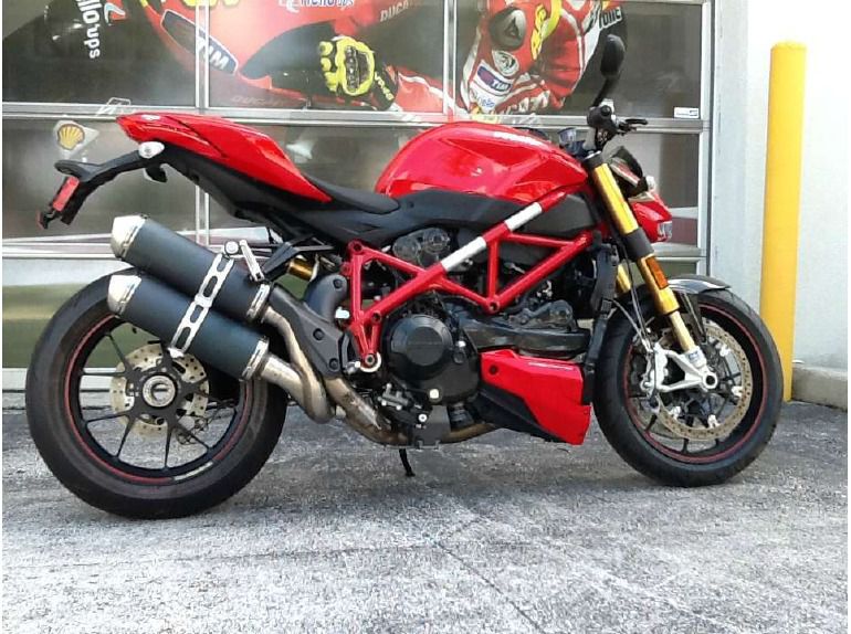 2012 ducati streetfighter s 