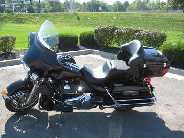 2011 Harley-Davidson FLHTCU - Electra Glide Ultra Classic Touring 