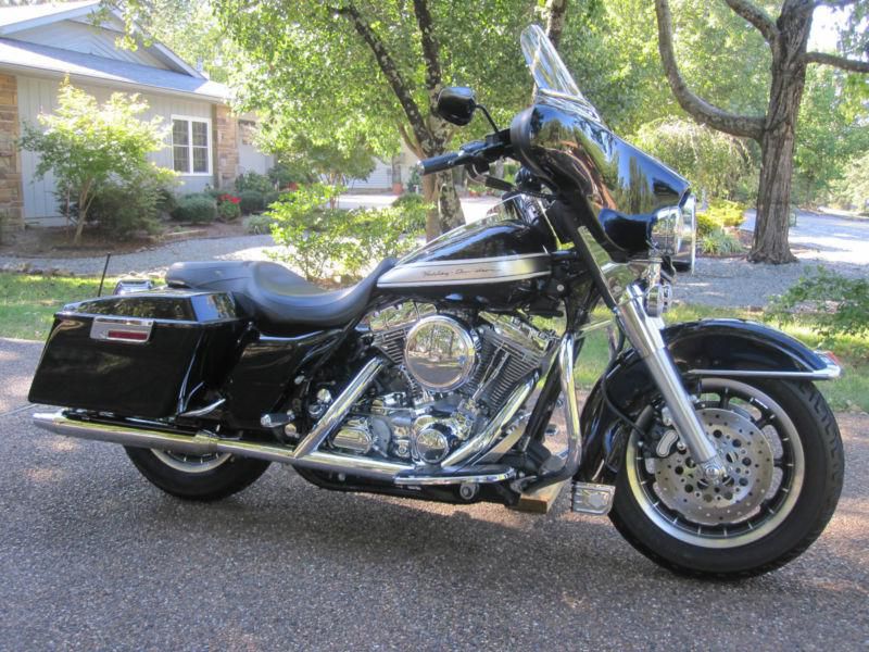 2002 flht black beauty-- low miles-- mechanic owner-- perfect!!!