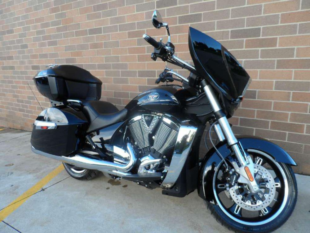 2012 victory cross country  touring 