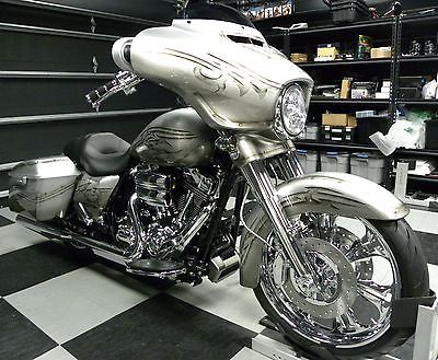 Harley-Davidson : Touring 2014 CUSTOM HARLEY DAVIDSON STREET