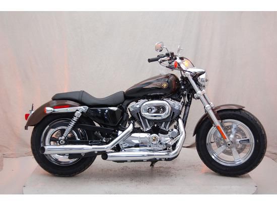 2013 Harley-Davidson XL1200C CUSTOM Cruiser 