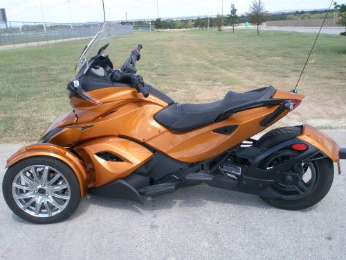 2014 Can-Am Spyder Roadster