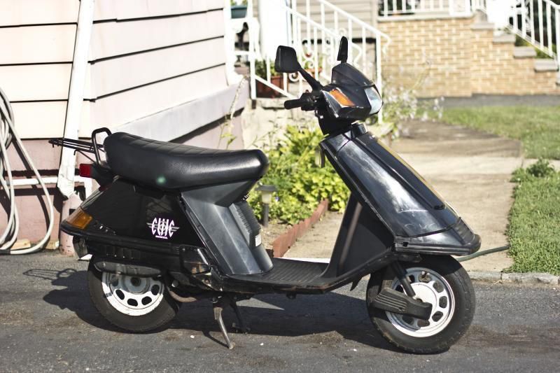 Honda 2001 elite 80 scooter starts and runs *low mileage*