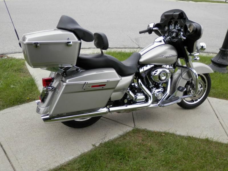 Mint 2009 Street Glide FLHX Only 4,600 mi Tour-Pak- Over 2.5 yr. warranty left!