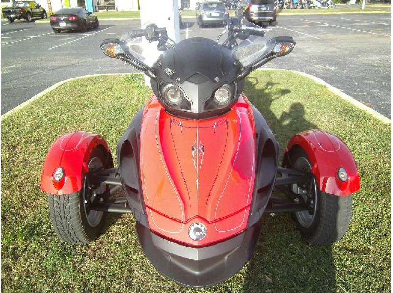 2009 can-am spyder  sm5 