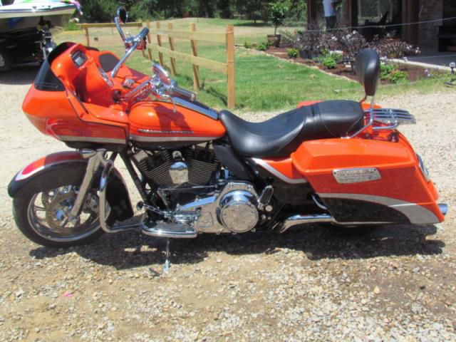 2009 - Harley-Davidson CVO Road Glide FLTRSE3