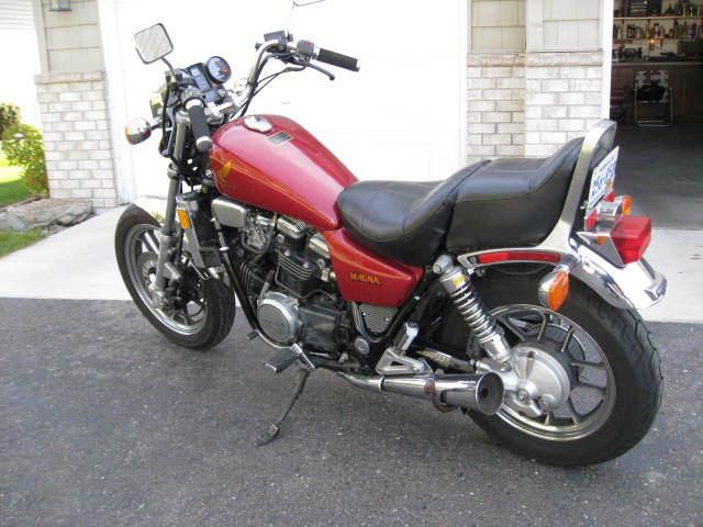 1984 honda vf 700 (v45) magna