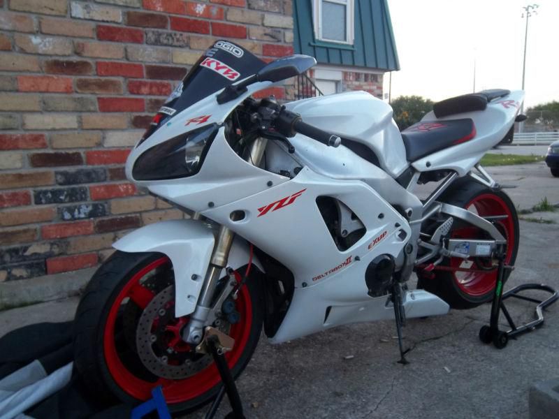 Buy 2000 Yamaha R1, Low miles and all New Parts on 2040-motos