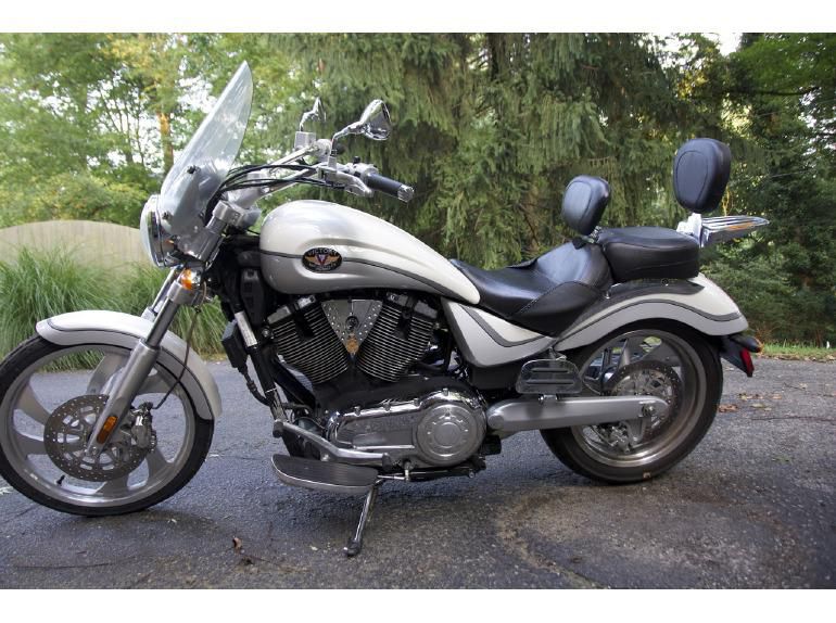 2005 victory vegas  sport touring 