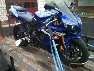 2006 Yamaha R1 mint condition $6,800 obo